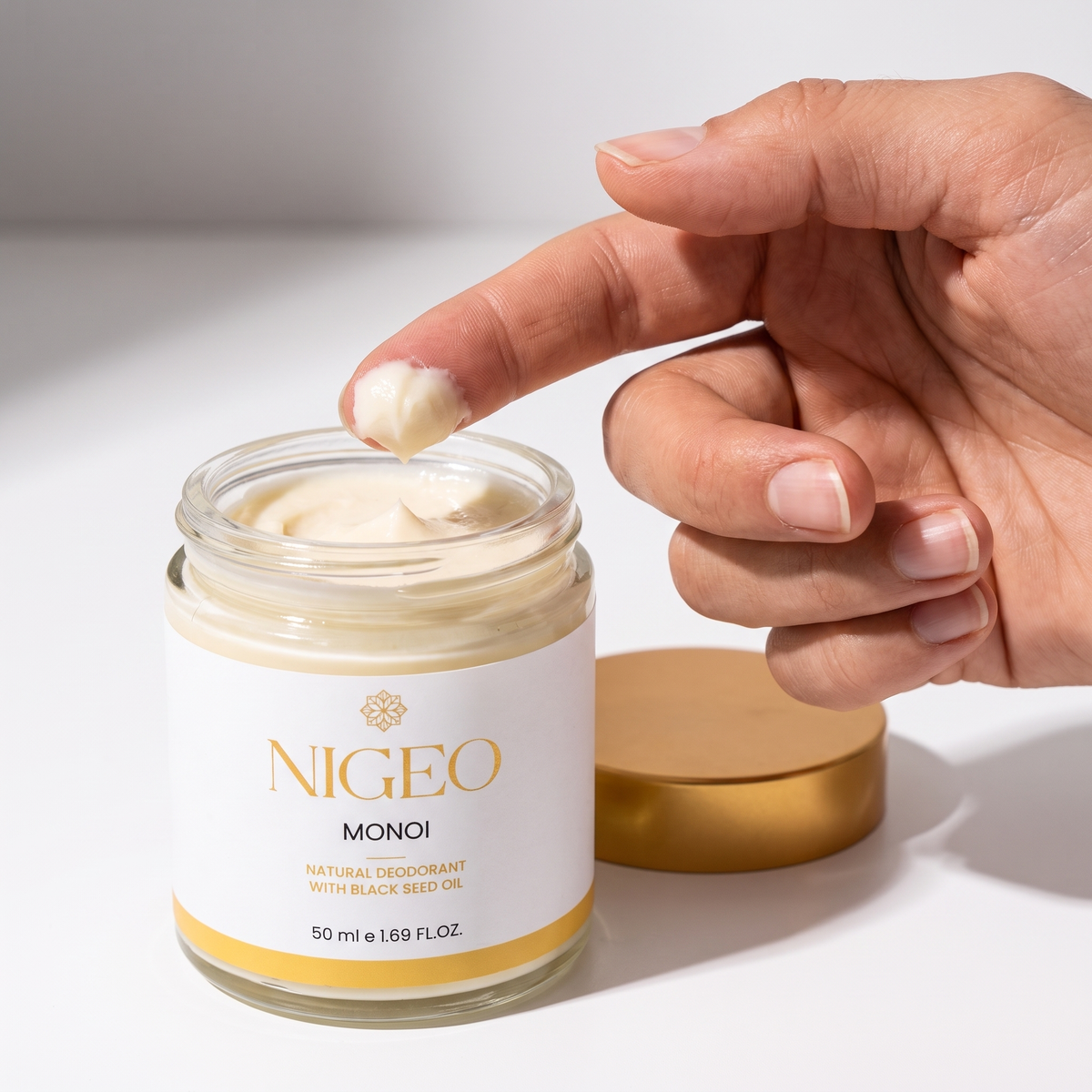 Texture of NIGEO Monoï cream deodorant