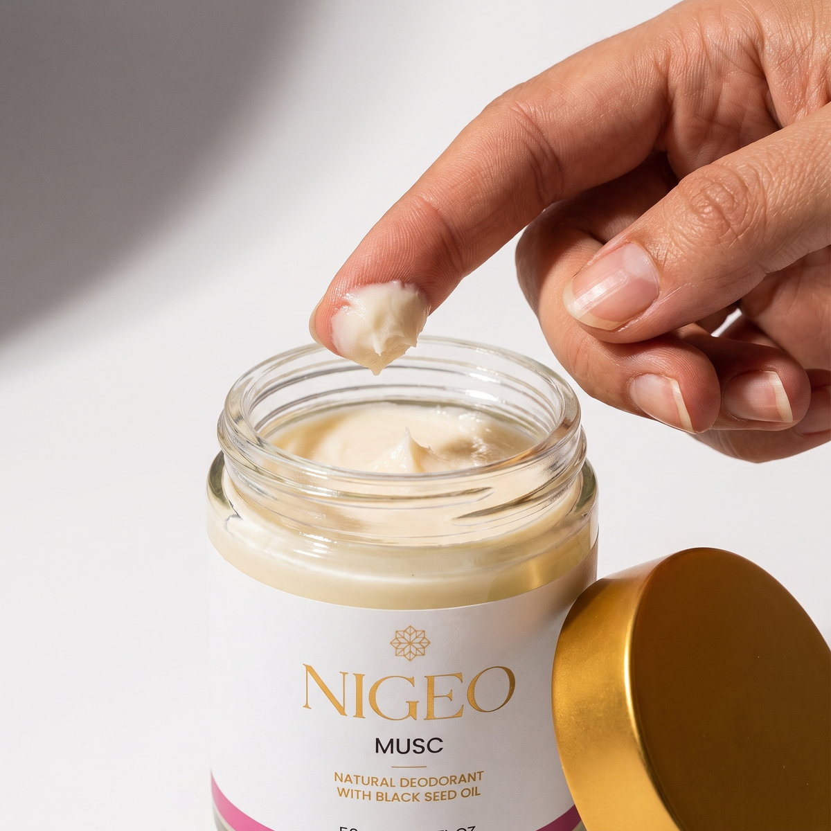 Texture of NIGEO Musk cream deodorant